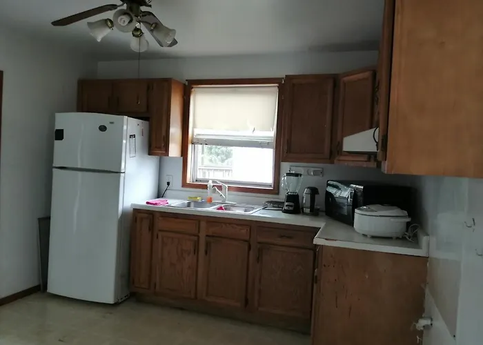 834 Happy -peaceful Private Rms With Laundry *